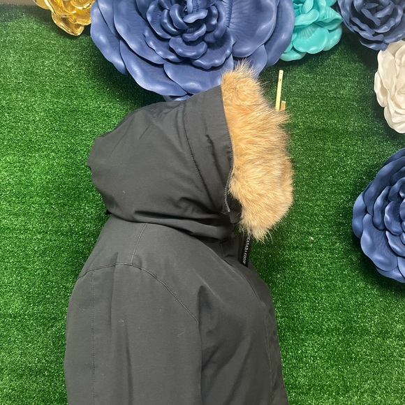 Canada Goose winter parka coat with big fur hood size medium
